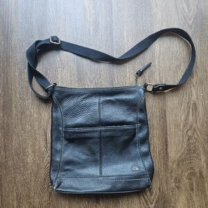 The Sak Crossbody Bag Womens Black Leather Pebbled Adjustable Strap Side ZipHas